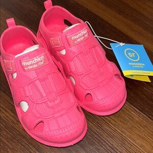 Munchkin Toddler Laguna Waterproof Water Shoes Brand New W/ Tags